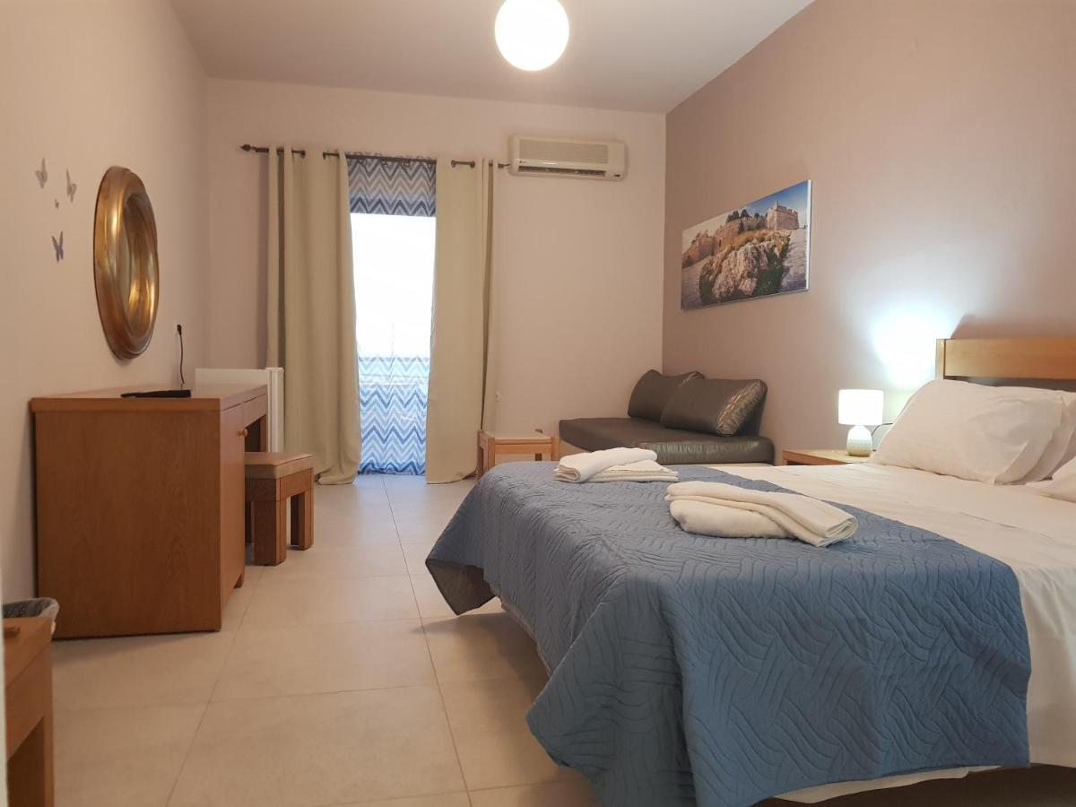 Dioni Hotel Adelianos Kampos Luaran gambar