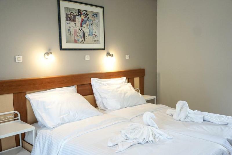 Dioni Hotel Adelianos Kampos Luaran gambar