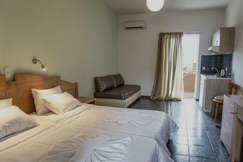 Dioni Hotel Adelianos Kampos Luaran gambar