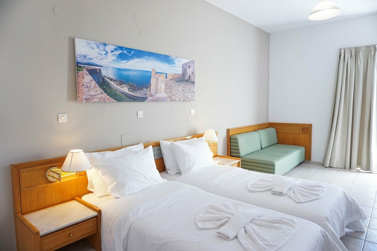 Dioni Hotel Adelianos Kampos Luaran gambar